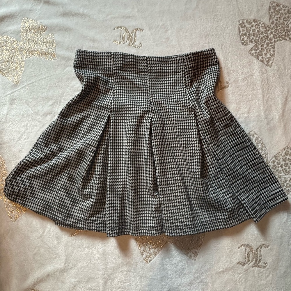 Max Studio Black and White Skater Mini Skirt